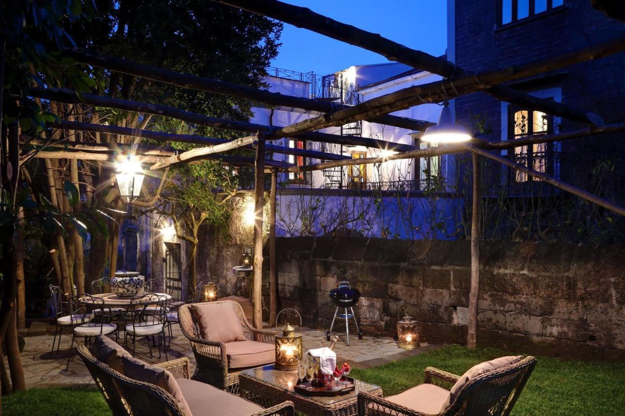 La Dimora: Relax In A Lovely Garden Масса-Лубренсе Экстерьер фото